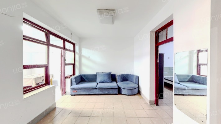 国税局宿舍二手房实景图