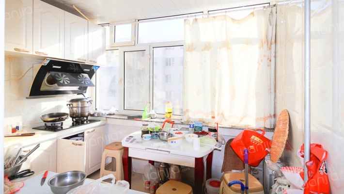 松山区好位置 出行方便 刚需首要选 新装修-厨房