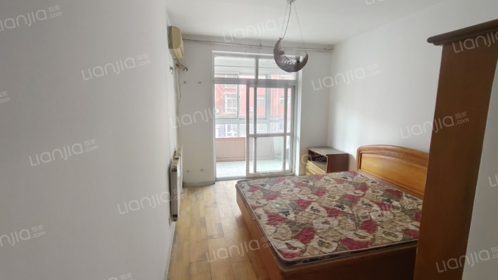 板楼二层，正规三居 南北通透 采光好配套设施齐-卧室C