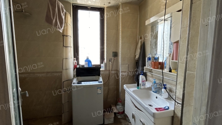 明厨明卫  税费低 诚意出售 随时看房-卫生间