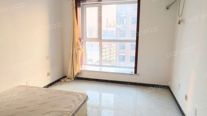 急售汇元京品朝南两居，简装，价格美丽-卧室A