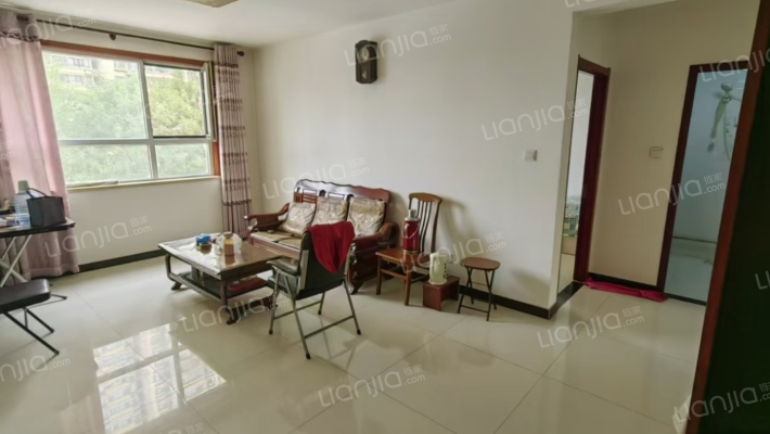 水岸花城，好房源，环境好，交通便利。-客厅