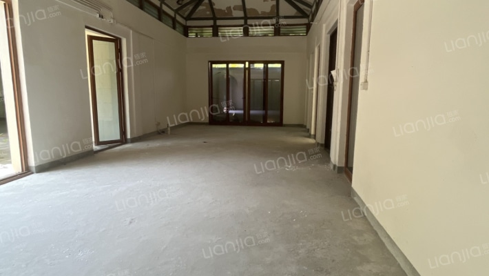 绿城蓝湾小镇·新月墅二手房实景图