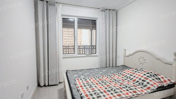 隆基泰和铂悦山 2室1厅 南 北-卧室B