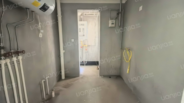 高铁华融现代城，一层带花园，外加50平左右下跃-厨房