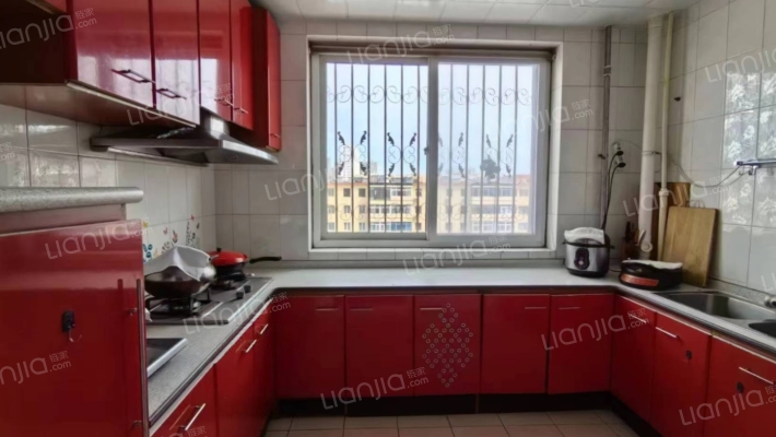 满五低税费，低公摊，采光好，视野无遮挡。-厨房