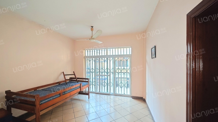 都海花园二手房实景图