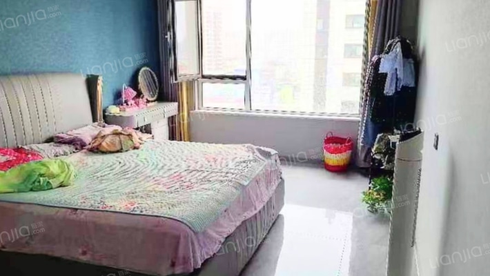 德信御府品质社区，精装修，有房本，不临铁路-卧室A