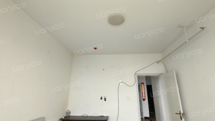 精装修两居，位置好，中间好楼层。-餐厅