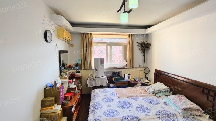 此房跃层复式、楼上楼下南北通透户型好、无遮挡采光好-卧室B