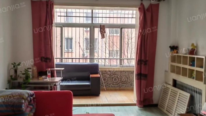 南北通透，中间楼层。业主急售。-客厅