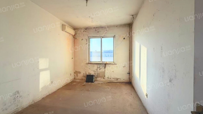 宝石花物业  集中供暖   阁楼 4居室-卧室C