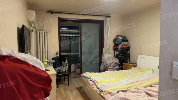 房本满五年，南北通透的三居两卫，好楼层，好户型。-卧室A