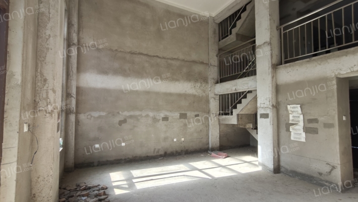 河畔春风二手房实景图