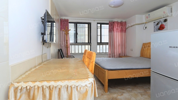 金贸公寓二手房实景图