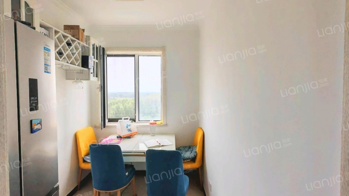 急售三利南北向四居，精装修，价格美丽可小叨-卧室D