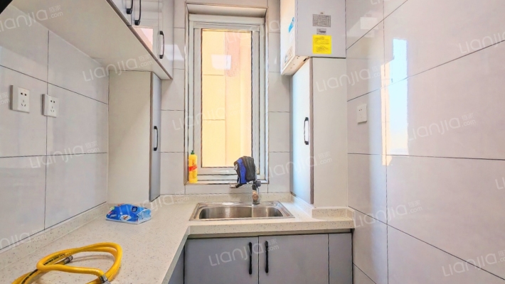 三利中和城二期C区 2室1厅 南-厨房