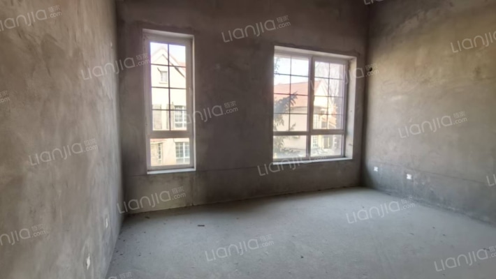 东京都独栋别墅 毛坯 大院子 上下两层 采光好-卧室B