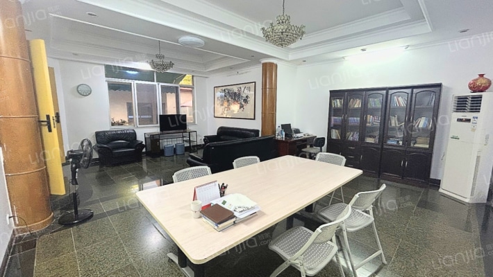 华仁别墅二手房实景图