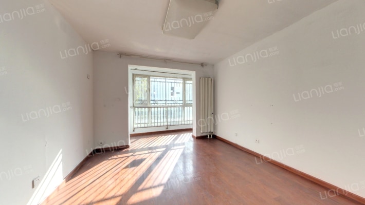 新兴家园二手房实景图