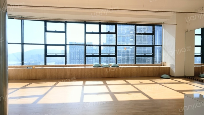 森宇富通商务大厦二手房实景图