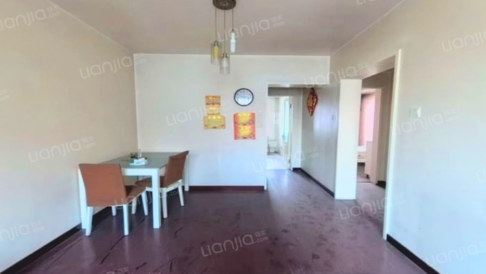 新上房源甲秀路南北通透大两居，业主诚心出售-餐厅