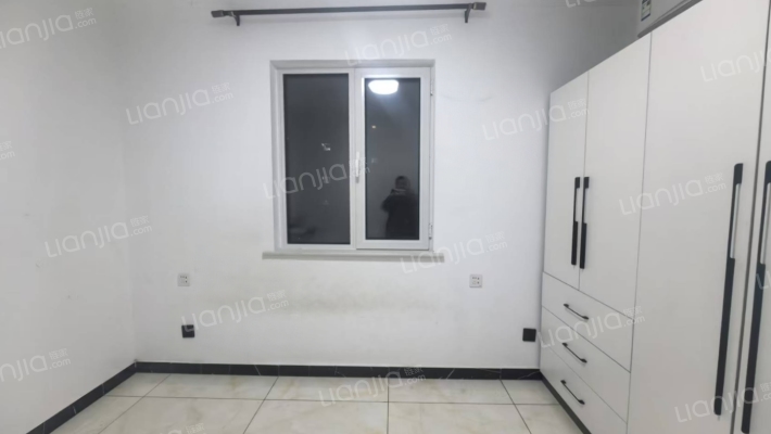 北京界三利中和城洋房大三居南北通透，位置好采光好。-卧室B