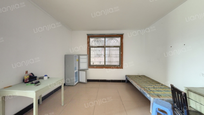 校环路2号二手房实景图