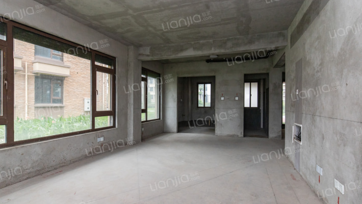 东方丽晶花苑二手房实景图