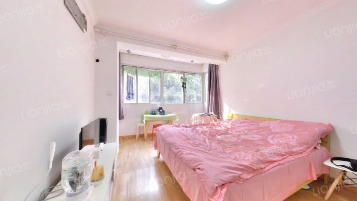 馨虹小区二手房实景图