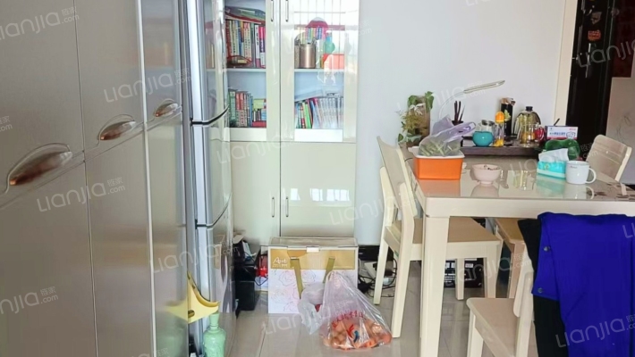 四中，南关，低总价，房本满二 ，配套齐全，好出租-餐厅