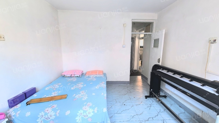 房本满五 过户费低 三连排。。-卧室A