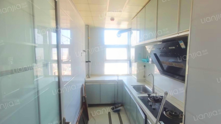 范阳路南，交通方便，中上楼层，有房本-厨房