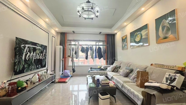 亚泰凇山湖二手房实景图