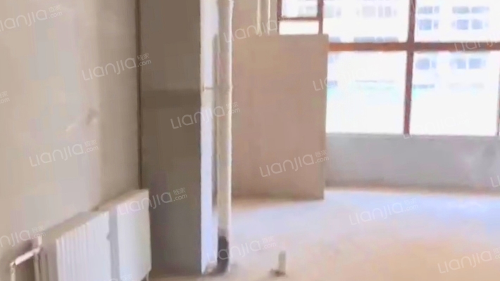 高新区 一中西边一路之隔 好楼层 低总价-客厅