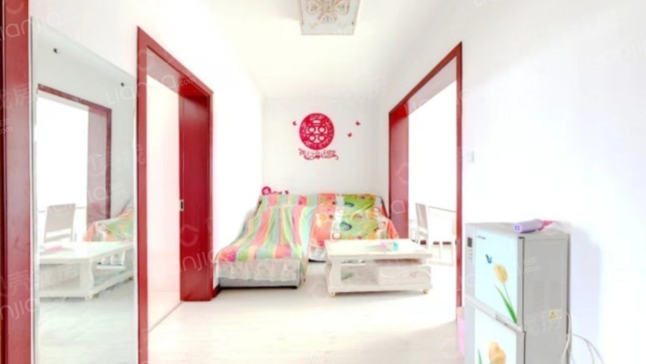 南关精装正规两居，南北通透，随时过户-客厅