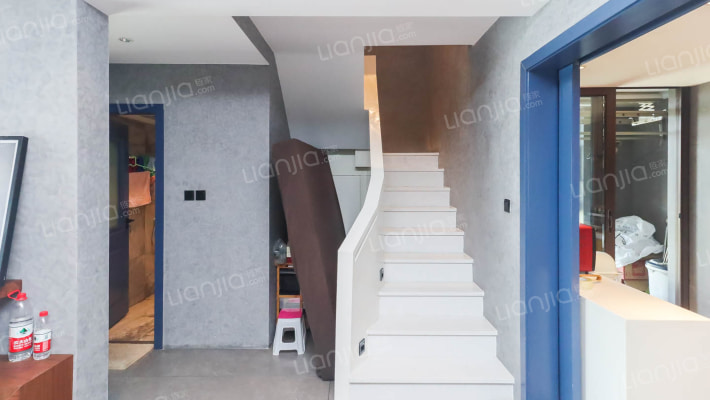 保利 全江景跃层  香港设计师设计  颜值高又实用-楼梯间