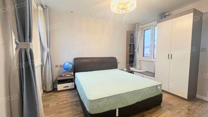 京都颐和城精装修，带院子，房本满二。税费低-卧室A