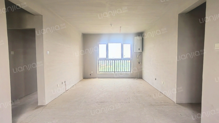 70年大产权，房证满二，次新房，通勤北京，交通方便。-客厅