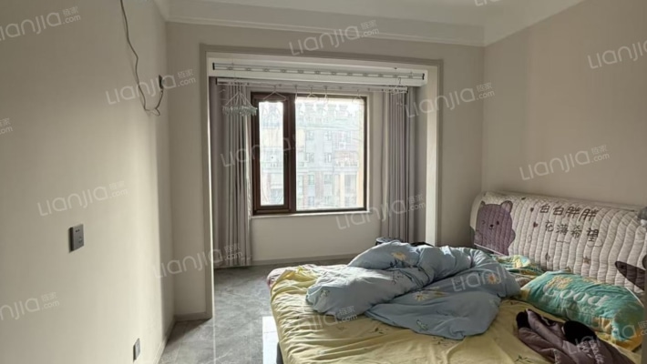 鸿坤理想尔湾 4室2厅 南 北-卧室A