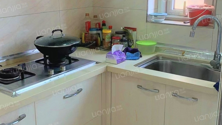 钻石复式精装修两居中高楼层拎包入住-厨房