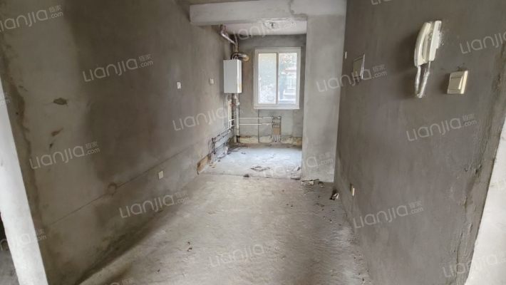 房本满五唯一税费低，户型方正，板楼低楼层，采光好-餐厅