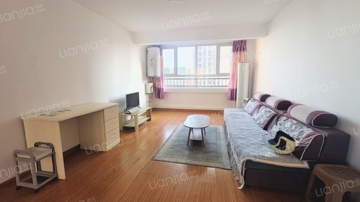 此房房本满五年税费低，采光没有遮挡，集中供暖-客厅