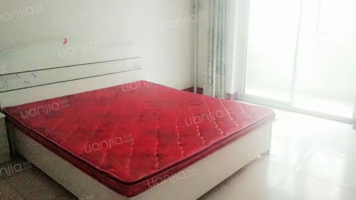 冠云路繁华位置 低楼层三居，配套齐全，生活便利-卧室A