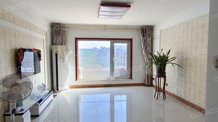 颐城华府二手房实景图