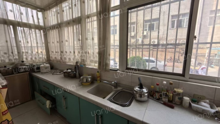 华阳路 别墅社区  停车方便 低楼层-厨房