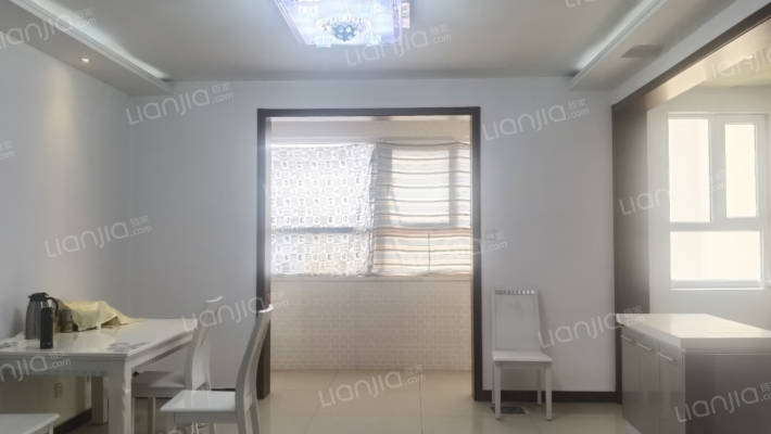 水岸花城 2室2厅 南 北-客厅