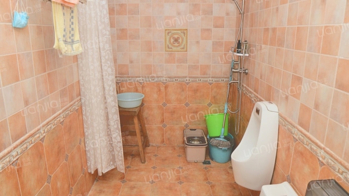 京都颐和城   精装    自带高尔夫   大社区 环境优美-卫生间A