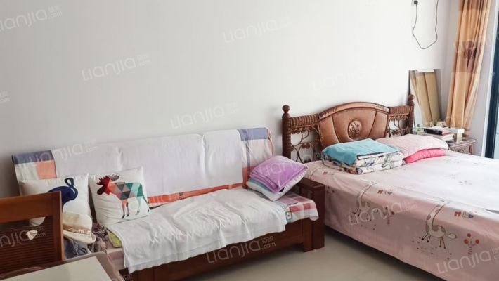 椰林湾一期二手房实景图