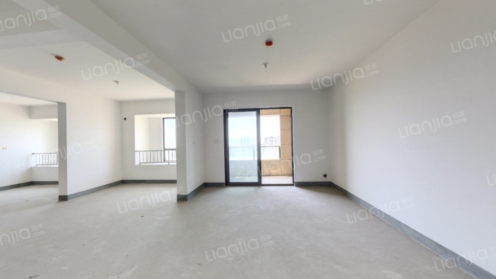 俪晶湾二手房实景图